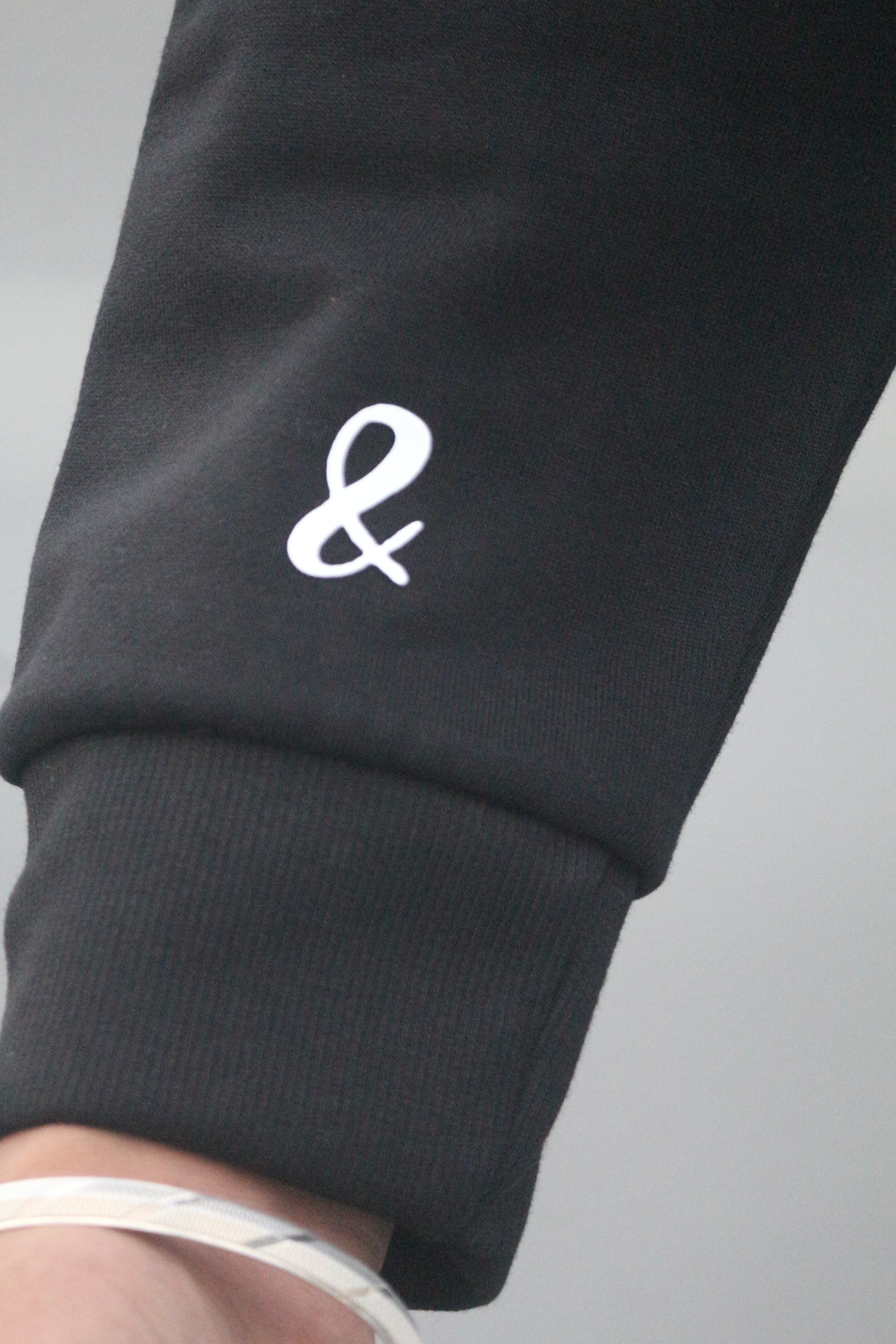 Groove winter collection -Black Sweatshirt